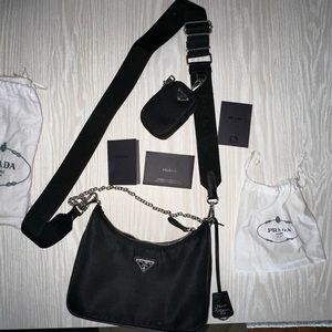 Authentic Excellent Condition Prada Re-Edition 2005 Nylon bag